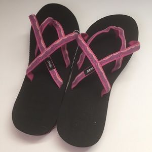 Teva Comfort Strappy Sandals 10 NWOB